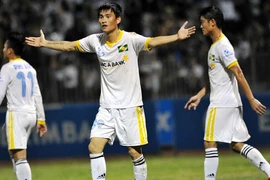 SLNA thắng nhạt, Hải Phòng ngược dòng thành công