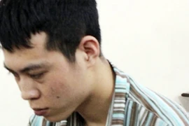 Bị từ chối yêu, rút dao đâm bạn gái 