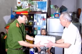 Tặng quà gia đình chính sách tại quận Bắc Từ Liêm