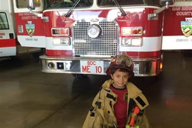 Cậu bé 5 tuổi cứu bà thoát khỏi đám cháy