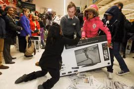 Phương Tây sốt với ngày "Thứ sáu đen"