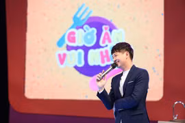 Ngô Kiến Huy làm MC cho chương trình tương tác giữa mẹ và bé