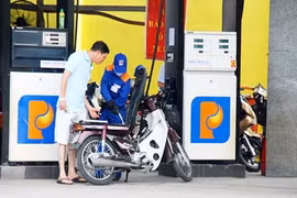 Petrolimex kinh doanh thua lỗ lương vẫn cao ngất trời