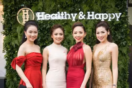 Tóc Tiên "đọ sắc" cùng dàn người đẹp Hoa hậu Việt Nam