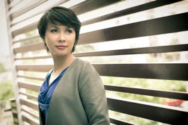 Nữ nhà văn xinh đẹp viết về chuyện tình trên đỉnh Kilimanjaro