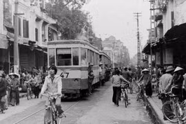 Nhà ngoại giao người Anh chụp ảnh Hà Nội thập niên 1980