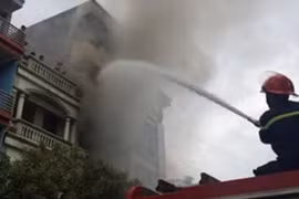 2 người bị bỏng do hỏa hoạn tại cửa hàng may mặc