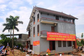 "Thần đèn" di dời biệt thự nặng 800 tấn