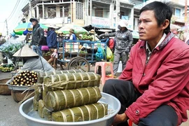 Chợ chiều cuối năm : Tranh mua nhưng giá vẫn “mềm”