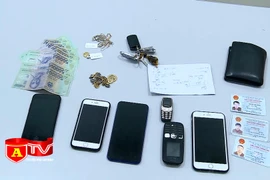 Triệt xóa ổ nhóm chuyên cướp giật trang sức của phụ nữ trên đường