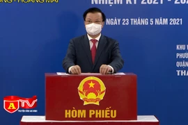 Cử tri hân hoan với ngày hội của non sông