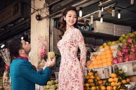 Bạn nhảy cầu hôn Jennifer Phạm bằng… 1 quả na