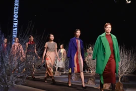 VFW Thu Đông 2016: Thông điệp của thời trang ứng dụng