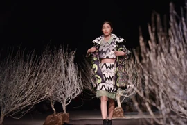 Ấn tượng sức trẻ đêm khai mạc Tuần lễ thời trang Thu Đông 2016