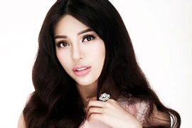 Khả Trang bất ngờ tham gia cuộc thi Miss Eco Universe 2016