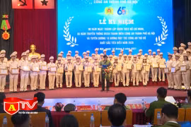 Tuyên dương 10 gương mặt trẻ Công an Thủ đô xuất sắc, tiêu biểu năm 2020