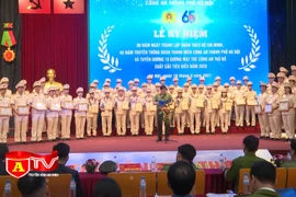 Tuyên dương 10 gương mặt trẻ Công an Thủ đô xuất sắc, tiêu biểu năm 2020