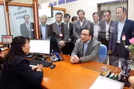Bí thư Thành ủy Hà Nội: Cán bộ "ngâm" hồ sơ "sổ đỏ" thì phải xử lý nghiêm