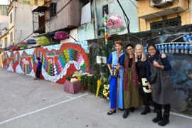 Nhóm nghệ sĩ Phúc Tân tưởng nhớ 49 ngày mất nhà thiết kế Diego Chula