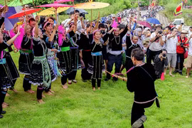 "Chợ phiên - Chào năm mới 2024"