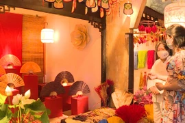 Nhà sử học Lê Văn Lan nói chuyện về các nghi lễ Tết Đoan Ngọ trong cung đình xưa