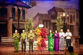 Công diễn vở kịch "Đối mặt", lan tỏa thông điệp về lòng quả cảm, sự hy sinh và tinh thần trách nhiệm 