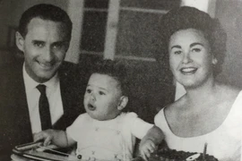 "Thợ xăm ở Auschwitz" - Chuyện tình cảm động nơi lò thiêu Đức quốc xã