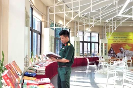 Trưng bày sách báo chuyên đề “Cách mạng Tháng Tám năm 1945 – Mốc son lịch sử”