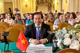 Thứ trưởng Bộ VHTTDL Tạ Quang Đông làm giám khảo cuộc thi piano danh tiếng của Nga