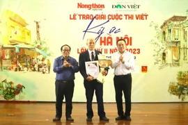 "Một thời không quên, Giáo sư nuôi lợn ở tầng 4 của khu tập thể" giành giải Nhất cuộc thi viết về Hà Nội