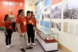 Trưng bày chuyên đề "Chủ tịch Hồ Chí Minh với chiến dịch Điện Biên Phủ"