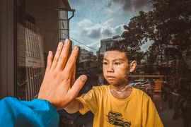 Một đầu bếp đoạt giải Vàng cuộc thi ảnh "Kiên cường Việt Nam"