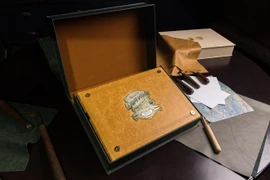 'Đông Dương xinh đẹp và kỳ vĩ' được mua với giá 130 triệu đồng