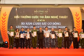 An ninh Thủ đô đoạt giải Nhất cuộc thi ảnh nghệ thuật về lực lượng Cảnh sát cơ động