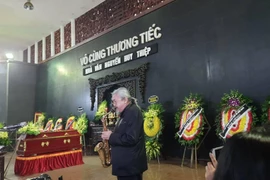{Ảnh} Tiễn đưa nhà văn Nguyễn Huy Thiệp về với "Những ngọn gió Hua Tát"