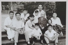 Khai mạc triển lãm "Di tích lưu niệm và tượng đài Chủ tịch Hồ Chí Minh tại Việt Nam và trên thế giới"