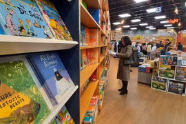 Giảm giá 50% các đầu sách ngoại văn, quốc văn