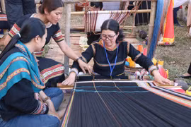  "Sắc màu thổ cẩm" tại Làng Văn hóa - Du lịch các dân tộc Việt Nam