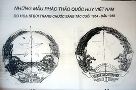 Trưng bày phác thảo Quốc huy Việt Nam của họa sĩ Bùi Trang Chước