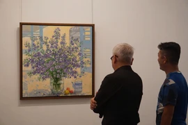  Triển lãm từ thiện “Xuôi dòng sông Thu 2025” gây quỹ xây nhà cho người nghèo