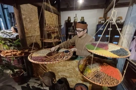 Chuỗi hoạt động "Giữ nghề xưa trên phố" tại phố cổ Hà Nội