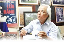 Hai tác giả Việt Nam đoạt Giải thưởng Văn học sông Mê Kông lần thứ 13