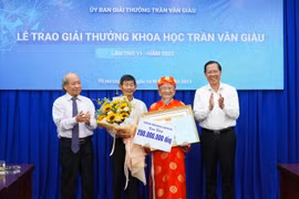 Công trình nghiên cứu “Gia Định - Sài Gòn - TPHCM: Dặm dài lịch sử (1698-2020)” nhận Giải thưởng khoa học Trần Văn Giàu