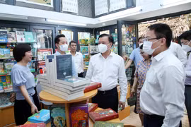 Sôi nổi sự kiện "Sách - cho bạn, cho tôi" tại Phố sách Hà Nội