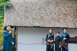 Trình diễn thời trang áo dài tại Văn Miếu-Quốc Tử Giám