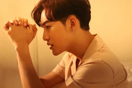  Ali Hoàng Dương đồng hành cùng "1 phút xanh"