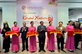 Các họa sĩ, nhà điêu khắc nổi tiếng góp mặt tại triển lãm "Khai xuân"