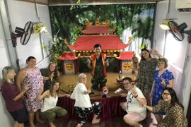 Nghệ sĩ Phan Thanh Liêm đưa rối nước đến “Ngày Việt Nam tại Brazil”