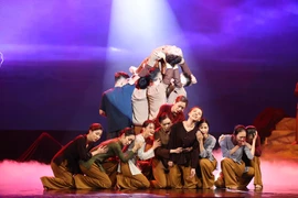 Chương trình nghệ thuật“Miền Trung trong tôi”: Chan chứa ân tình với người dân chịu thiệt hại do mưa lũ 