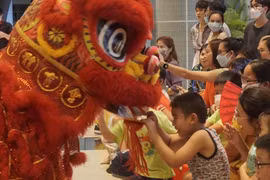 Chương trình nghệ thuật "Đêm hội trăng rằm yêu thương" 